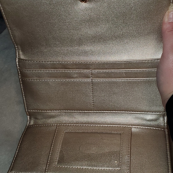 Beautiful shiny gold clutch/evening bag - Picture 2 of 4